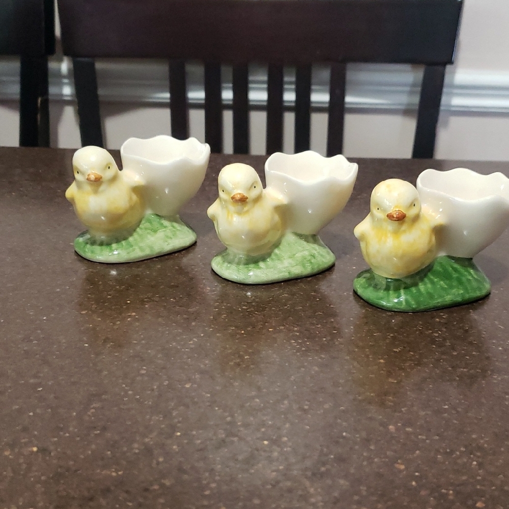 Bordallo Pinheiro Portuguese Egg Cup- Spring Chick Chickens.